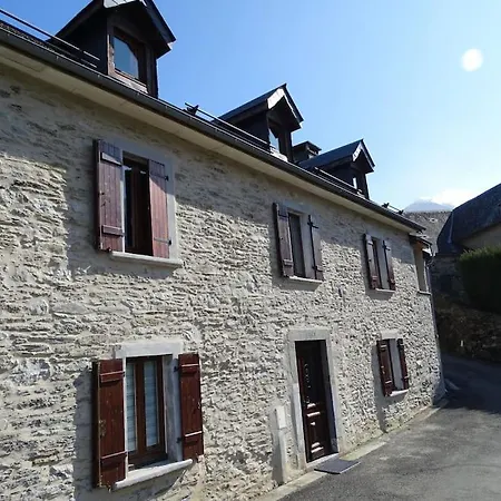 Le Sardey 3*: Dans Maison Ancestrale