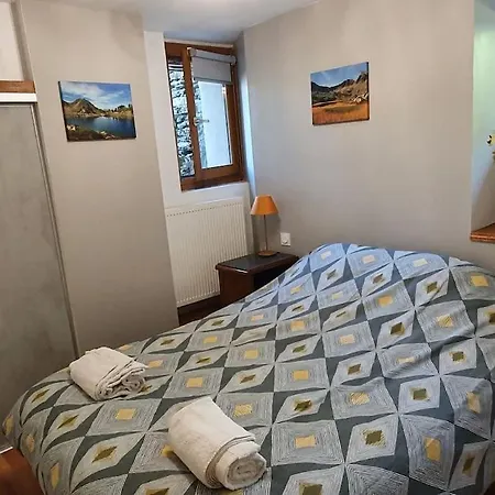 Le Sardey 3*: Dans Maison Ancestrale Apartmán Luz-Saint-Sauveur
