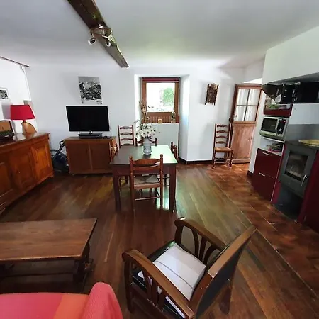Le Sardey 3*: Dans Maison Ancestrale